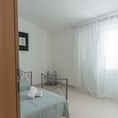 Apartments Iva Trogir Exterior photo