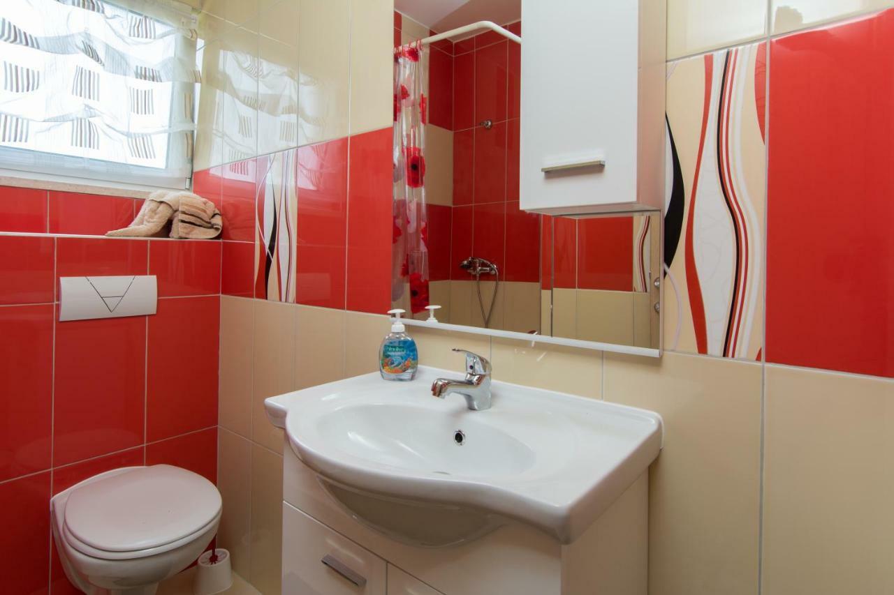 Iva Apartma *